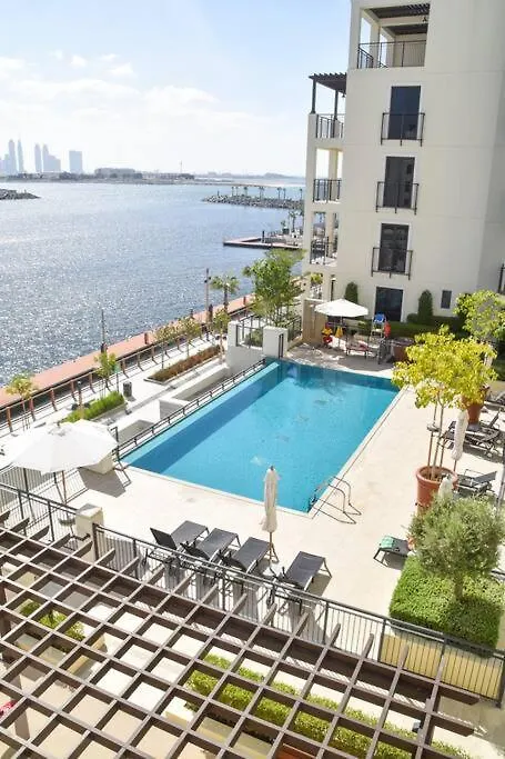Sea View Apartment With Private Beach, Pool & Gym Dubai United Arab Emirates