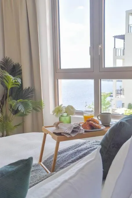Sea View Apartment With Private Beach, Pool & Gym Dubai 0*,  United Arab Emirates