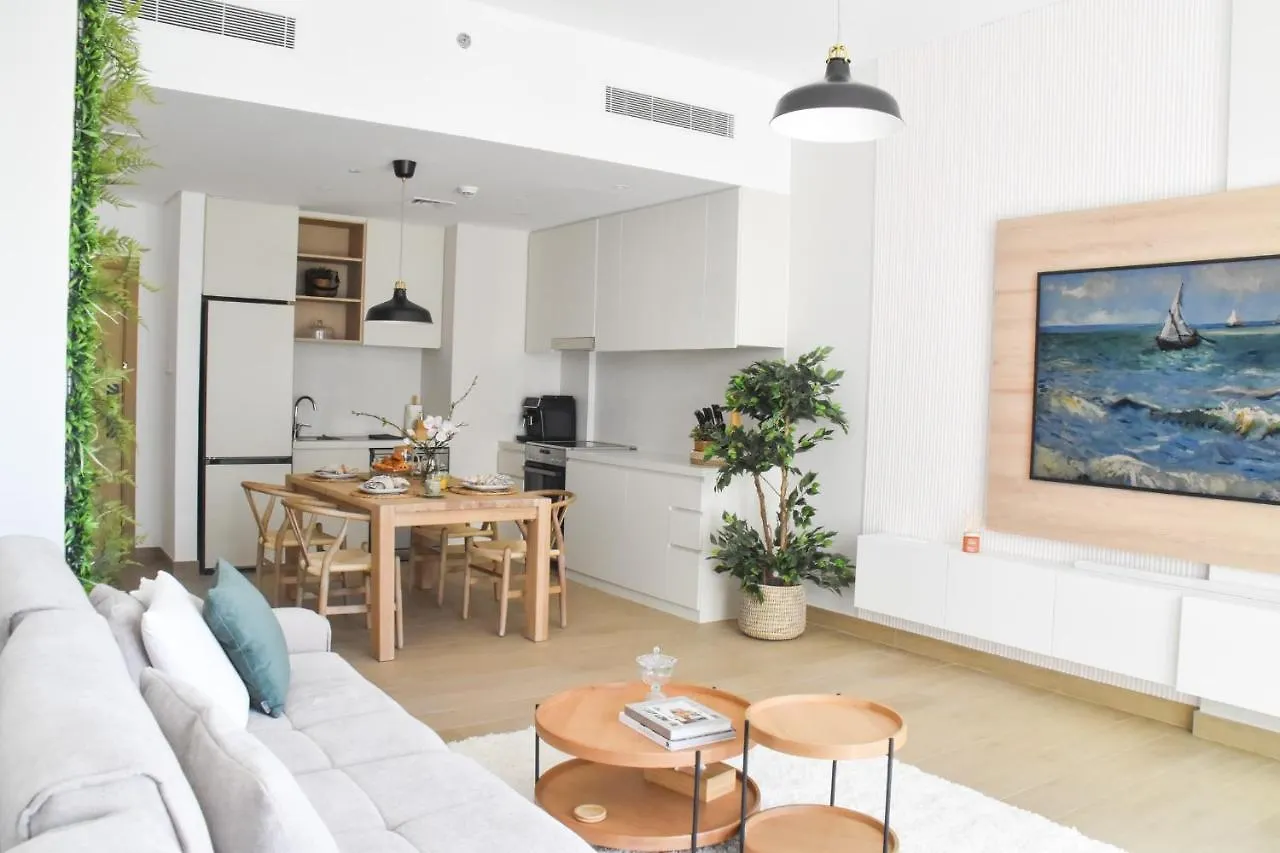 Sea View Apartment With Private Beach, Pool & Gym Dubai United Arab Emirates